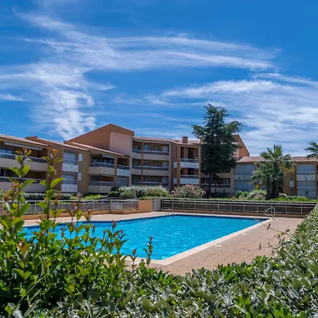 T3 Climatise Avec Piscine, Proche Mer Et Commodites - Fr-1-677-40 Apartment *